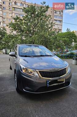 Хэтчбек Kia Rio 2012 в Киеве
