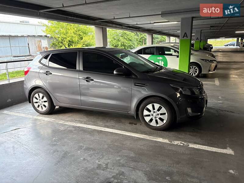 Хэтчбек Kia Rio 2012 в Львове