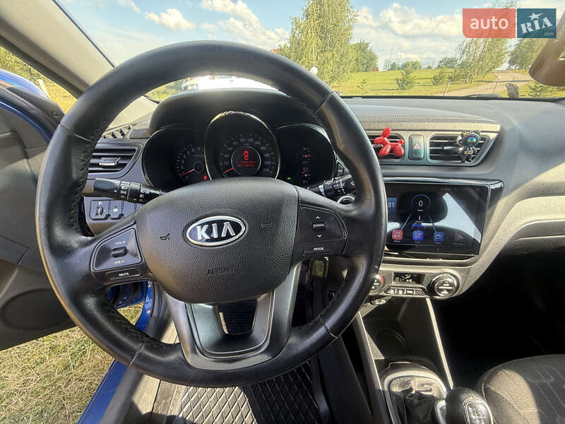 Седан Kia Rio 2012 в Львове