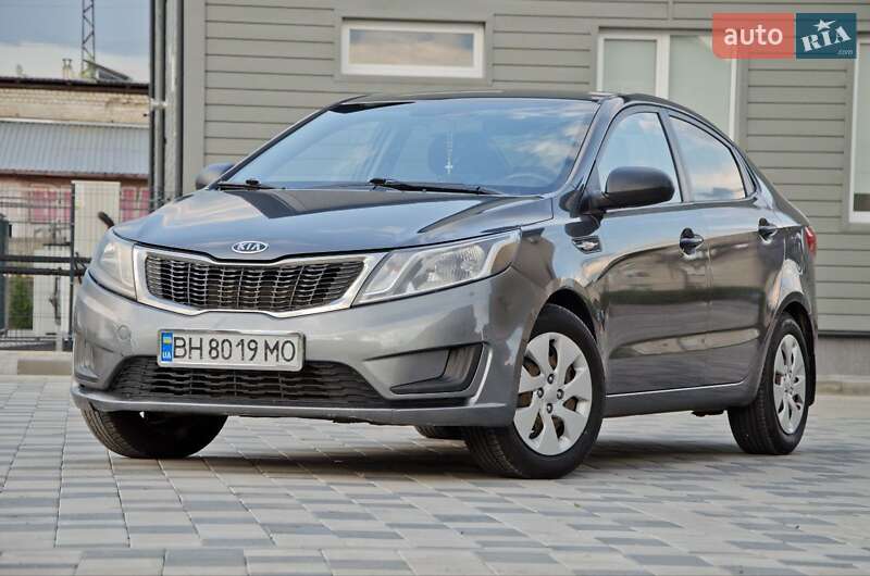 Седан Kia Rio 2011 в Сарнах