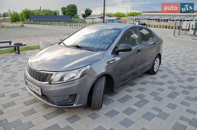 Седан Kia Rio 2011 в Сарнах
