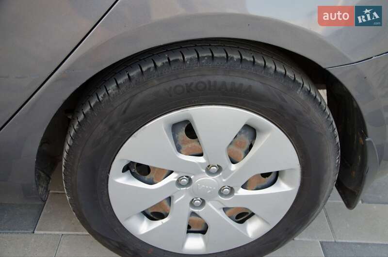 Седан Kia Rio 2011 в Сарнах
