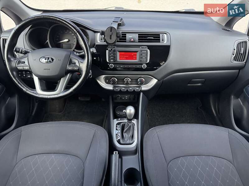 Седан Kia Rio 2015 в Львове