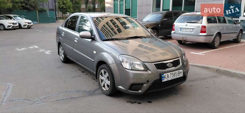 Седан Kia Rio 2011 в 