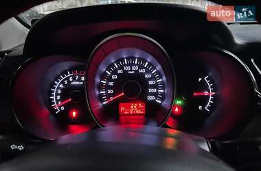 Седан Kia Rio 2013 в 