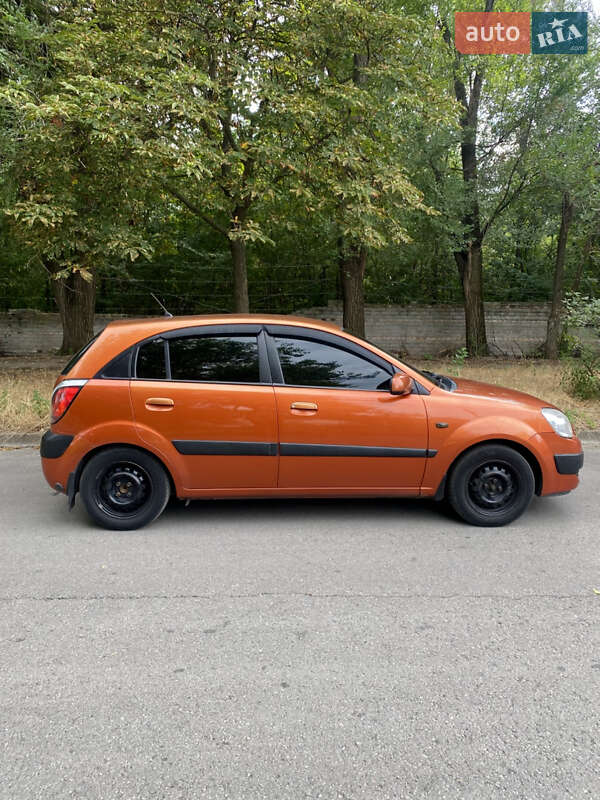 Хэтчбек Kia Rio 2006 в Запорожье