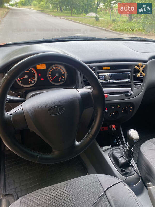 Хэтчбек Kia Rio 2006 в Запорожье