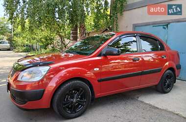 Седан Kia Rio 2007 в Николаеве