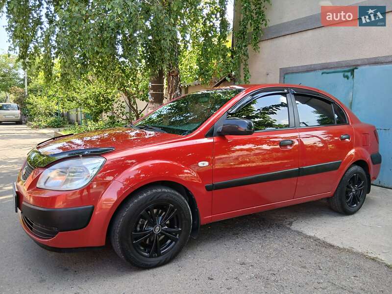 Седан Kia Rio 2007 в Николаеве