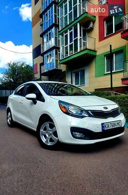 Седан Kia Rio 2017 в Киеве