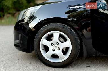 Седан Kia Rio 2012 в 