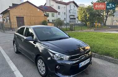 Хетчбек Kia Rio 2017 в Львові