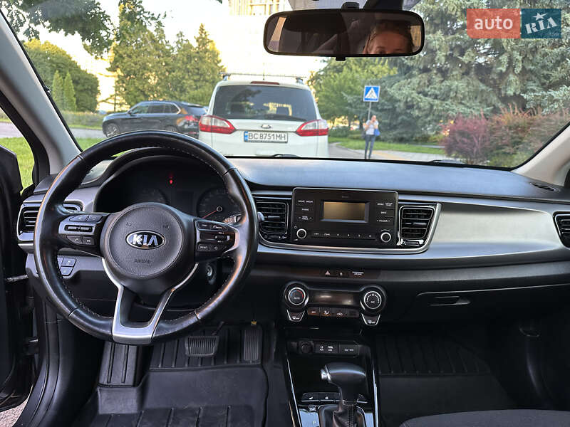 Хэтчбек Kia Rio 2017 в Львове