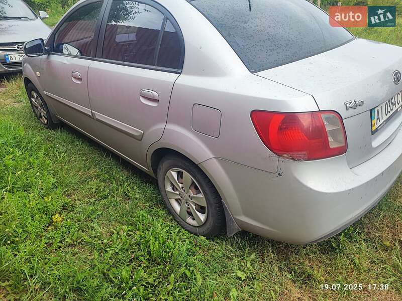 Седан Kia Rio 2011 в Киеве