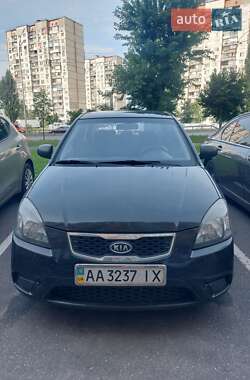 Седан Kia Rio 2010 в Киеве