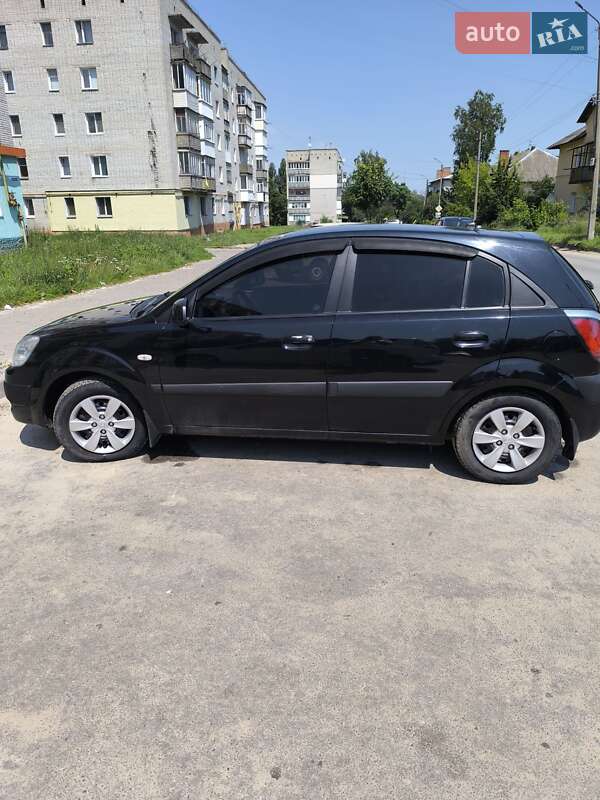 Хэтчбек Kia Rio 2008 в Шостке