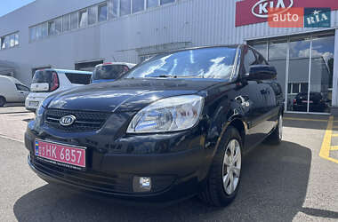 Хэтчбек Kia Rio 2007 в Киеве