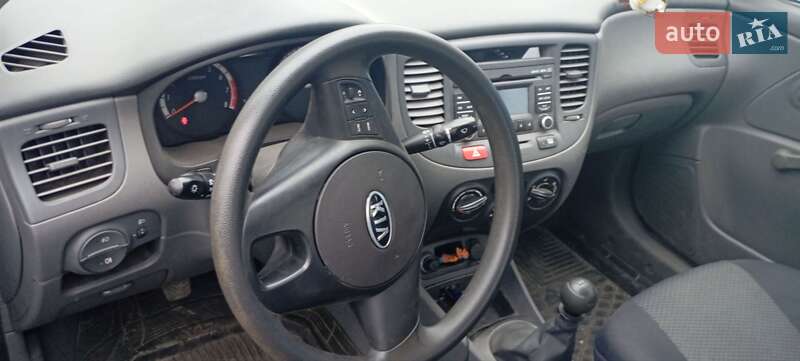 Седан Kia Rio 2010 в Павлограде фото 2 Седан Kia Rio 2010 в Павлограде