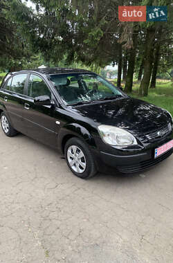 Хэтчбек Kia Rio 2009 в Ровно