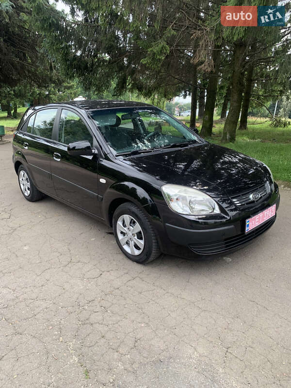 Хетчбек Kia Rio 2009 в Рівному