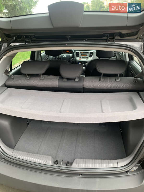 Хетчбек Kia Rio 2009 в Рівному