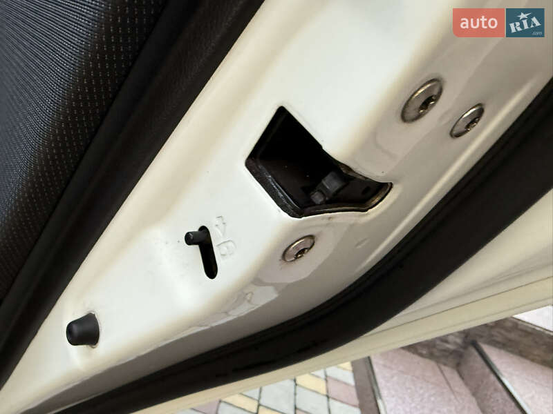 Седан Kia Rio 2014 в Дніпрі