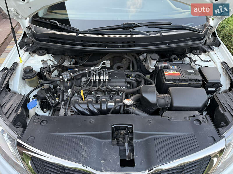 Седан Kia Rio 2014 в Дніпрі