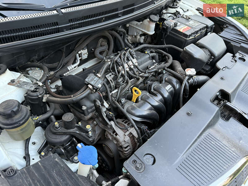 Седан Kia Rio 2014 в Дніпрі