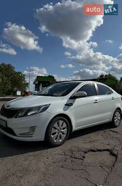 Седан Kia Rio 2013 в Глобине