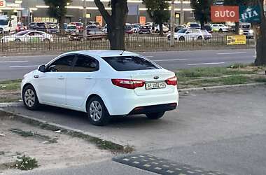 Седан Kia Rio 2013 в Днепре