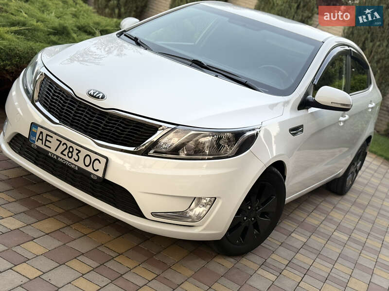 Седан Kia Rio 2014 в Дніпрі