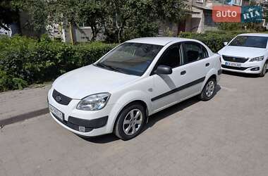 Седан Kia Rio 2009 в Львове