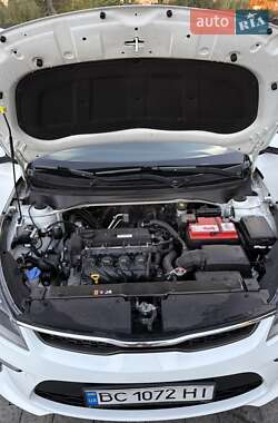 Седан Kia Rio 2018 в 