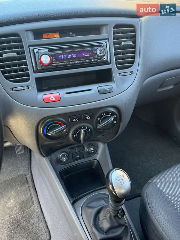 Хэтчбек Kia Rio 2007 в Ровно