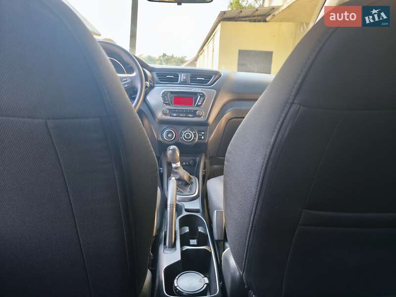 Седан Kia Rio 2013 в Великой Багачке