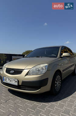 Хэтчбек Kia Rio 2008 в 