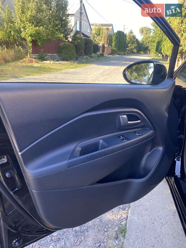 Седан Kia Rio 2017 в Лубнах