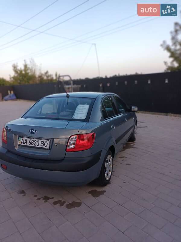 Седан Kia Rio 2006 в Тернополе