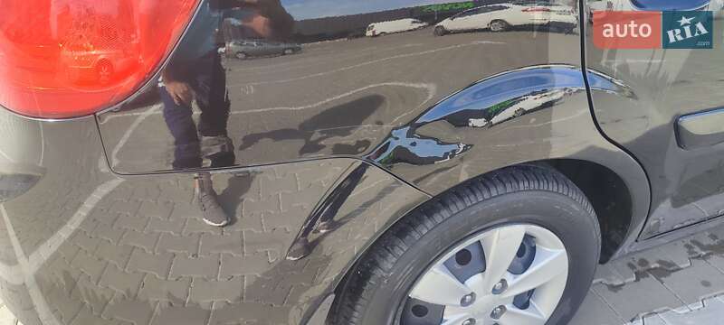 Седан Kia Rio 2011 в Києві