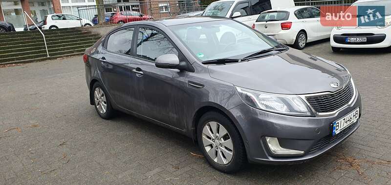 Седан Kia Rio 2011 в Кременчуці