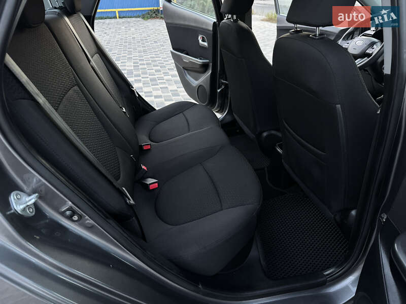 Седан Kia Rio 2012 в Одессе