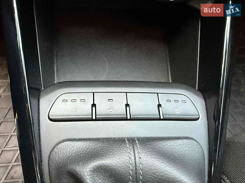 Хэтчбек Kia Rio 2018 в Львове