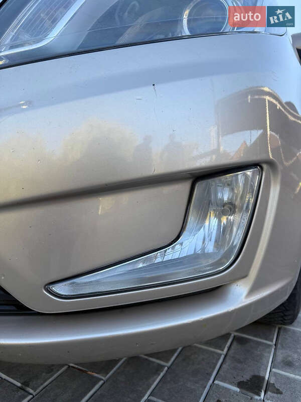 Седан Kia Rio 2013 в Первомайске