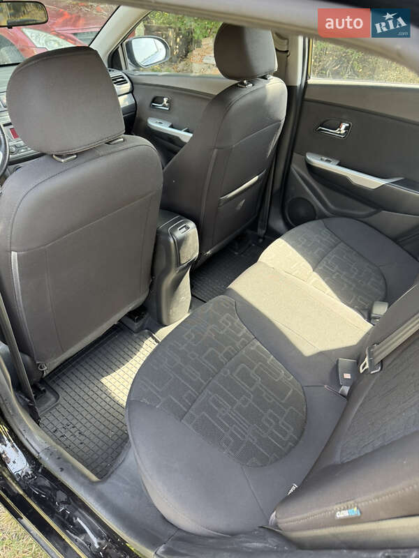 Хетчбек Kia Rio 2013 в Києві