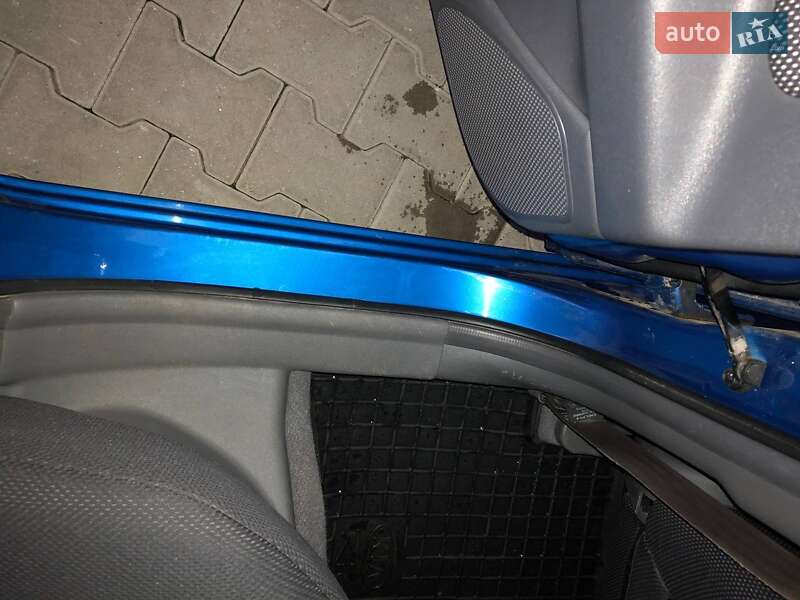 Хетчбек Kia Rio 2006 в Луцьку