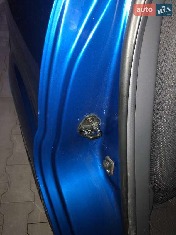 Хетчбек Kia Rio 2006 в Луцьку