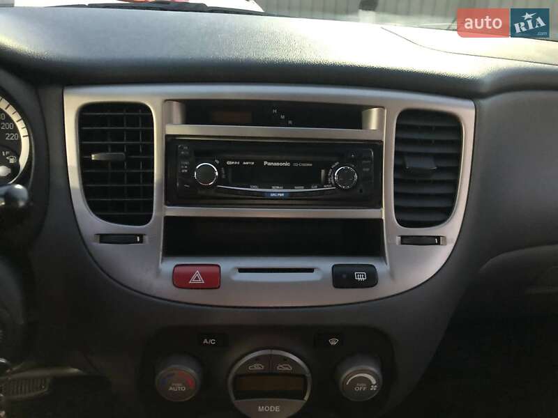 Хетчбек Kia Rio 2006 в Луцьку