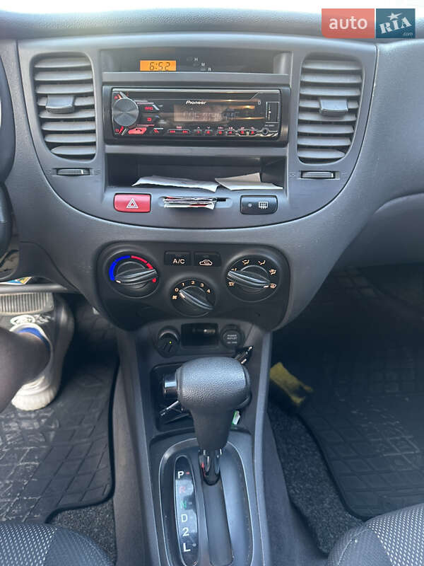 Хэтчбек Kia Rio 2006 в Рокитном фото 19 Хэтчбек Kia Rio 2006 в Рокитном