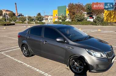 Седан Kia Rio 2013 в 