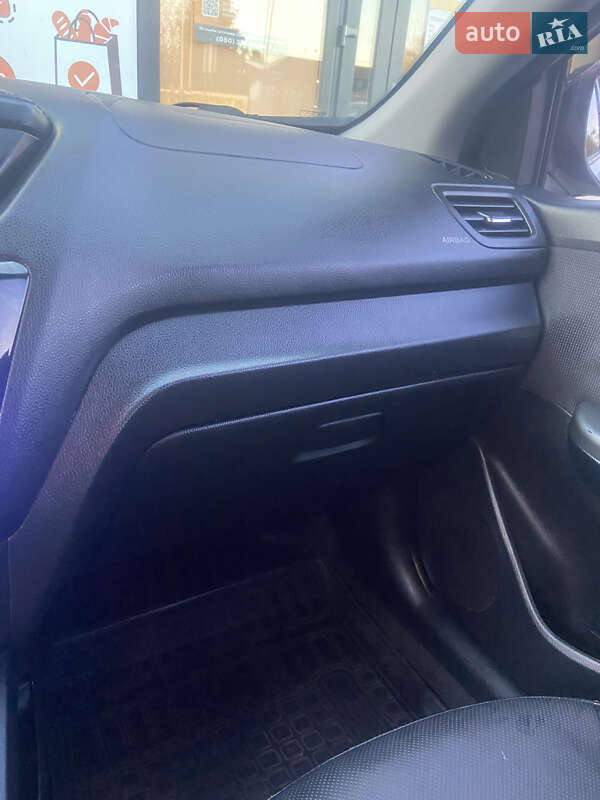 Седан Kia Rio 2013 в Киеве